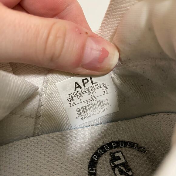 APL TechLoom Bliss White Sneakers Size 7.5 - Picture 9 of 9